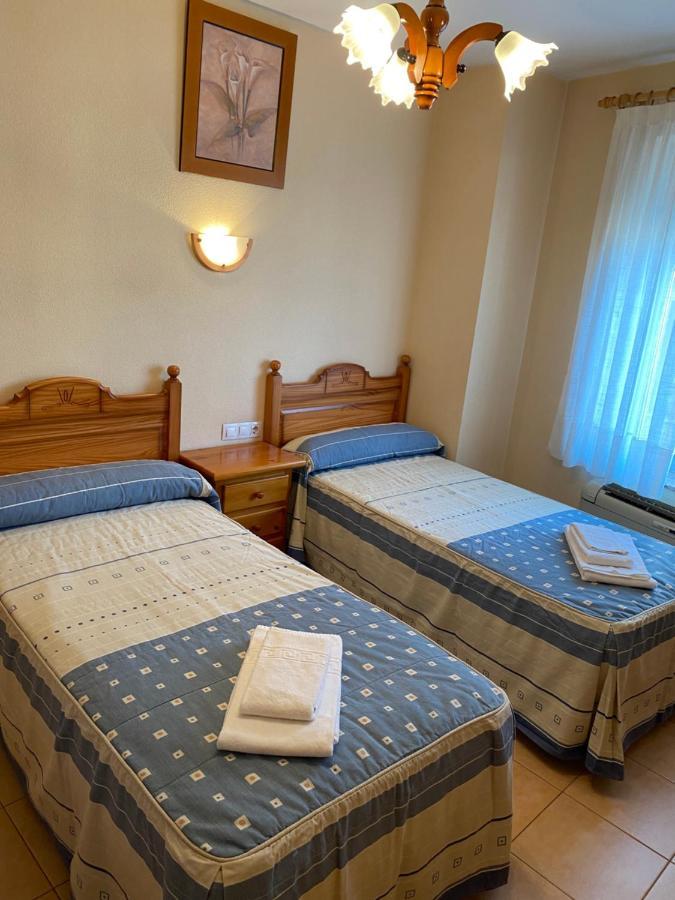 Hostal Jose Mari ซิวดัด-โรดรีโก ภายนอก รูปภาพ