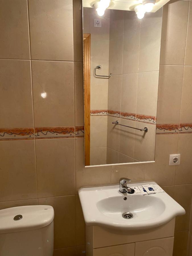 Hostal Jose Mari ซิวดัด-โรดรีโก ภายนอก รูปภาพ