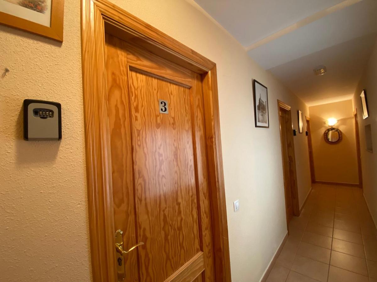 Hostal Jose Mari ซิวดัด-โรดรีโก ภายนอก รูปภาพ