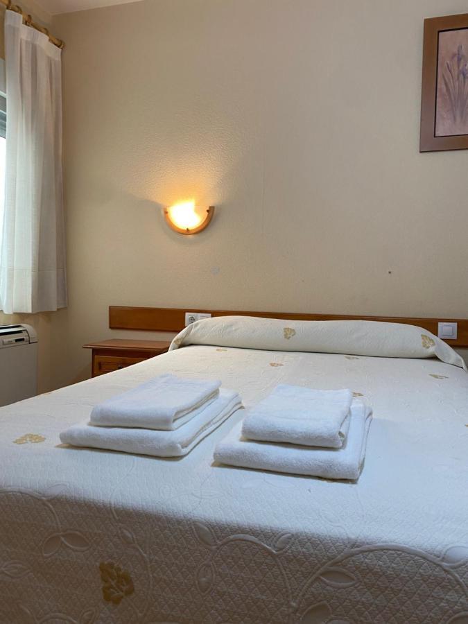 Hostal Jose Mari ซิวดัด-โรดรีโก ภายนอก รูปภาพ