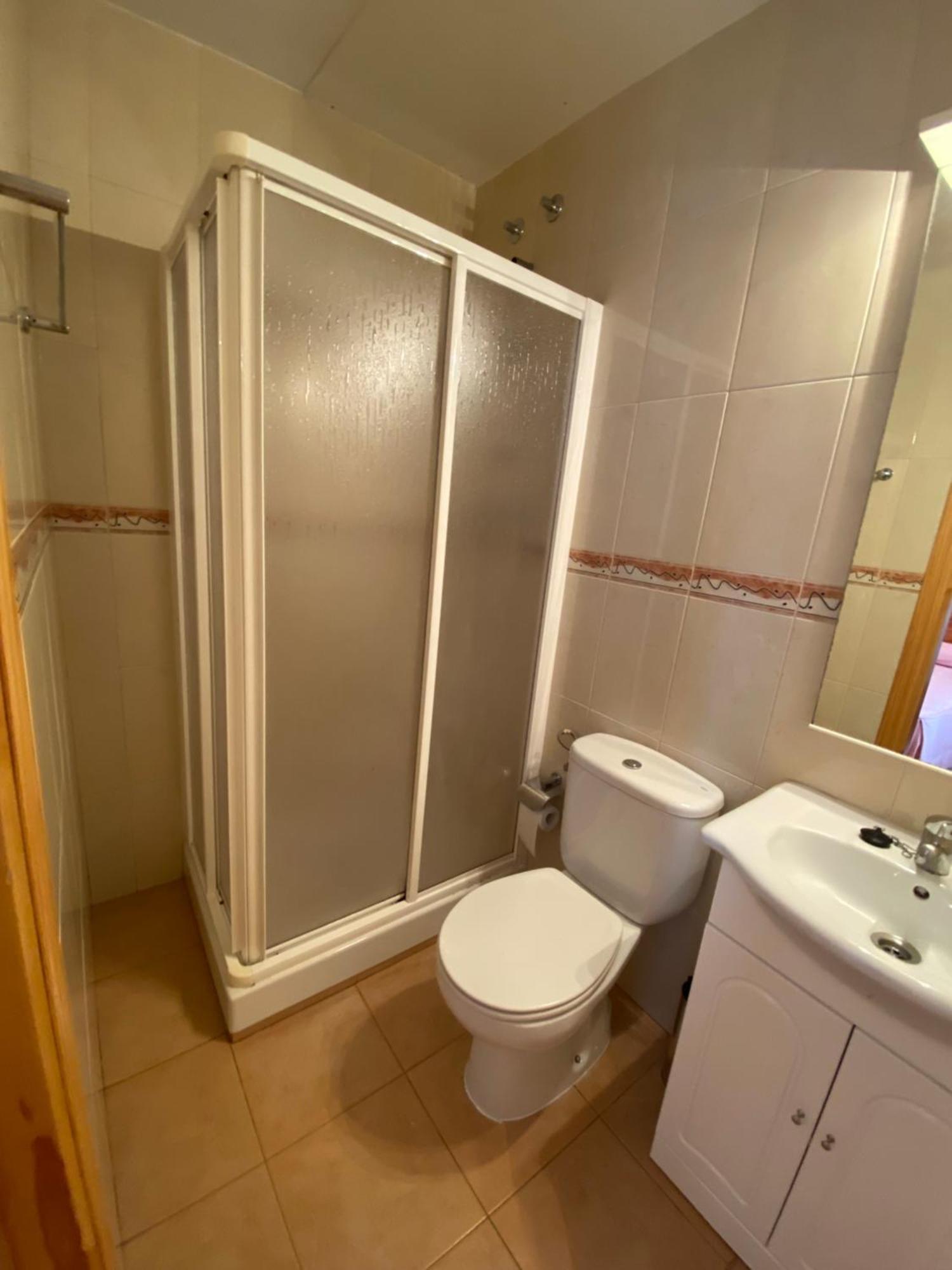 Hostal Jose Mari ซิวดัด-โรดรีโก ภายนอก รูปภาพ